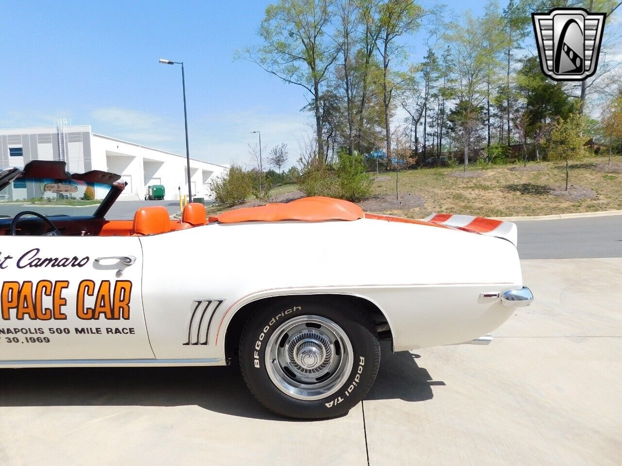 Chevrolet-Camaro-1969-White-Orange-91148-7