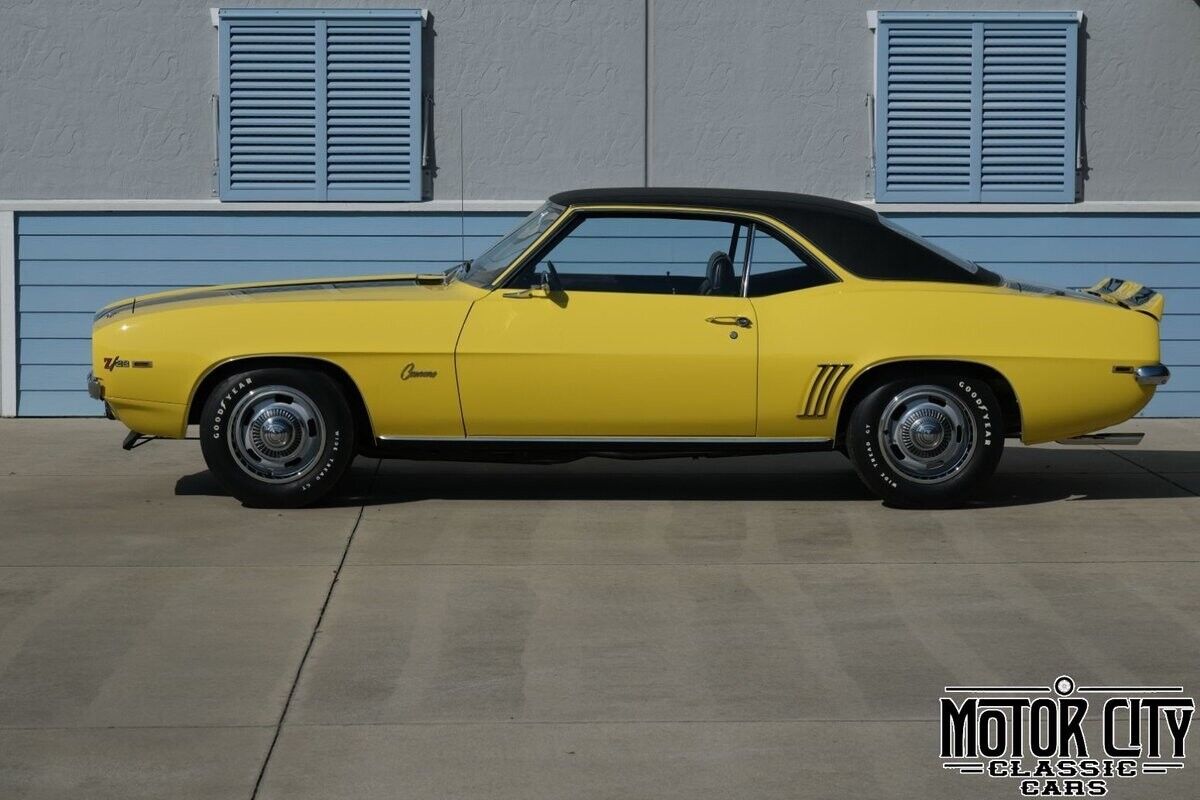 Chevrolet-Camaro-1969-Yellow-Black-0-5