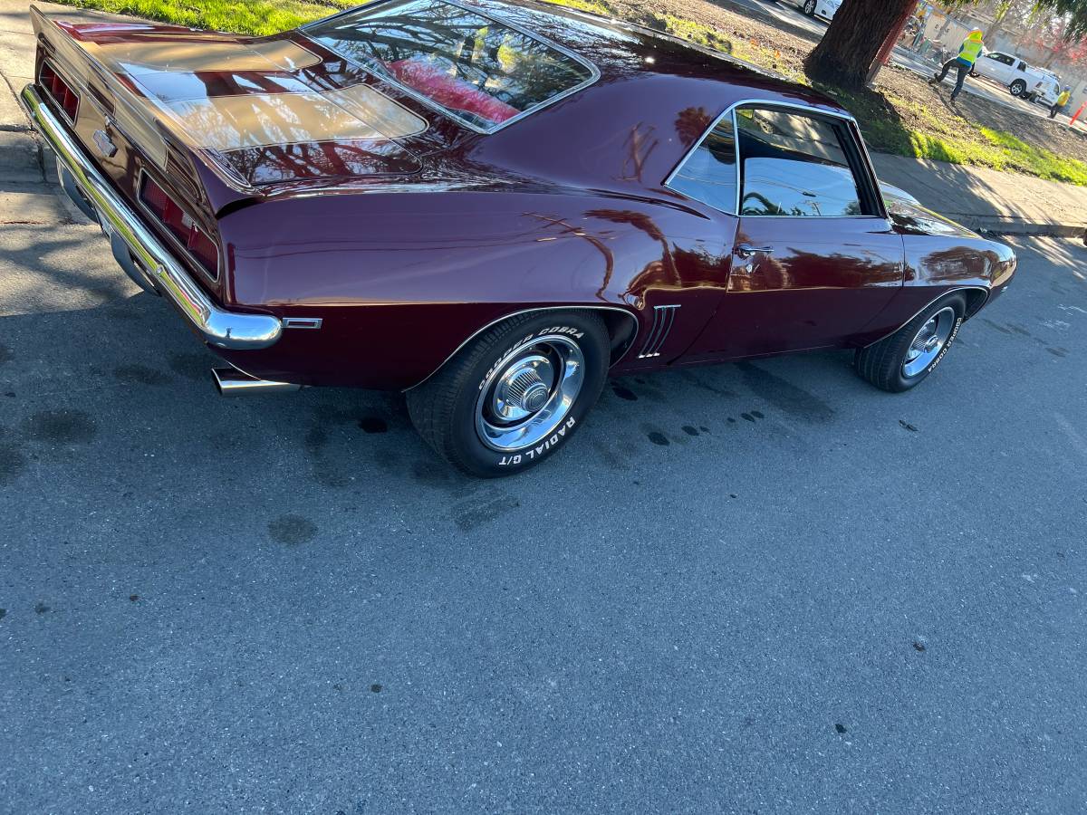 Chevrolet-Camaro-1969-red-126494-2