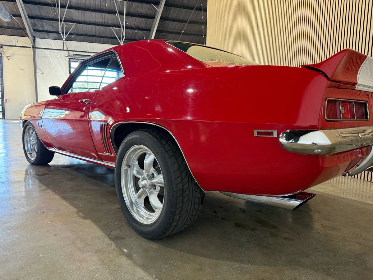 Chevrolet-Camaro-1969-red-8504-22