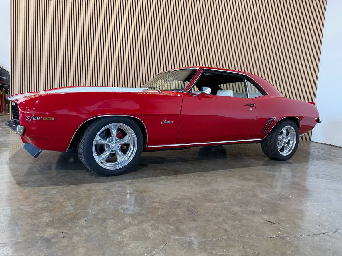 Chevrolet-Camaro-1969-red-8504-4