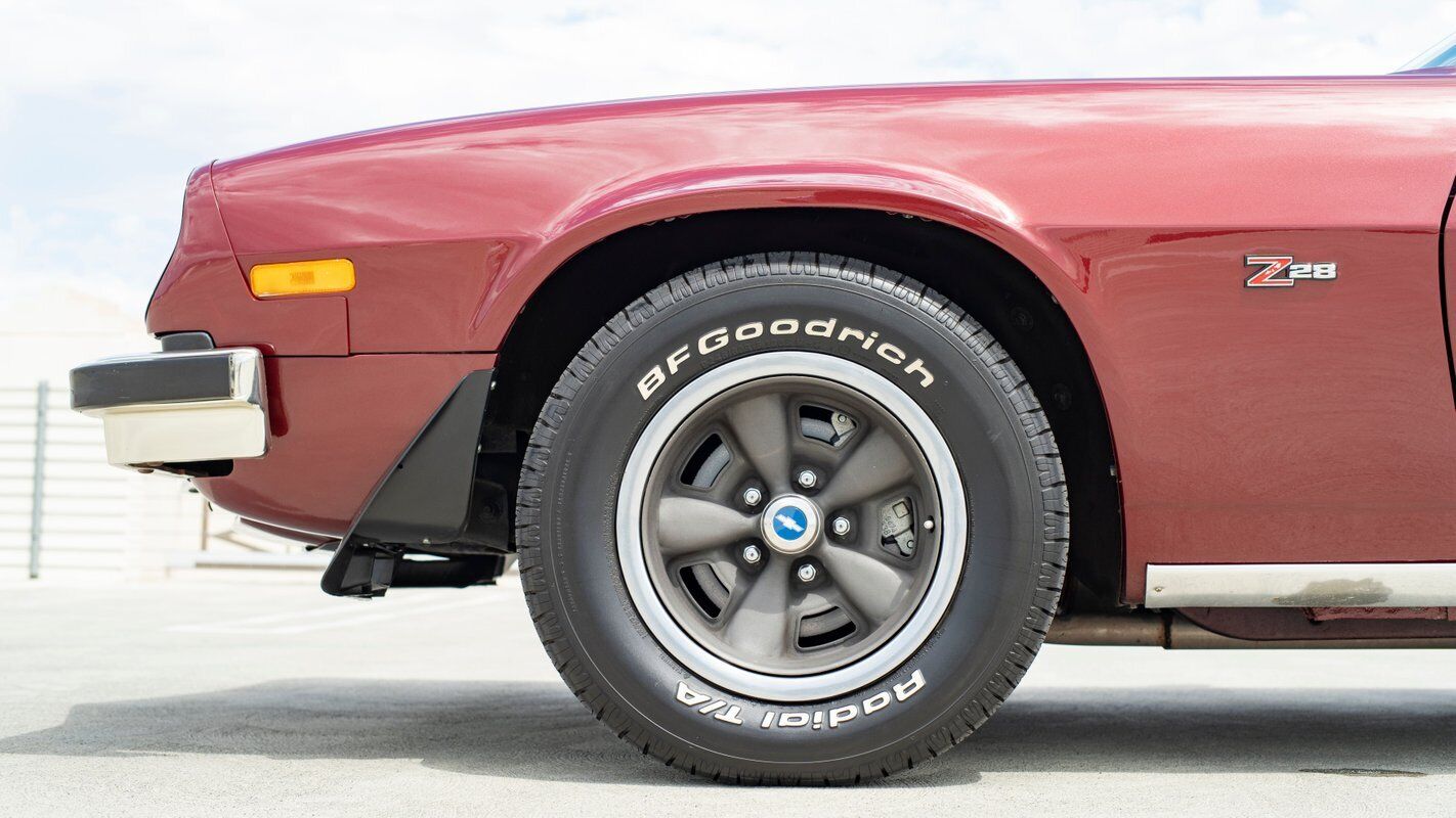 Chevrolet-Camaro-1974-Red-Black-0-16