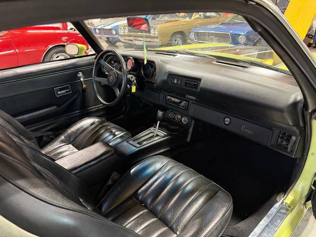 Chevrolet-Camaro-1974-yellow-19867-13