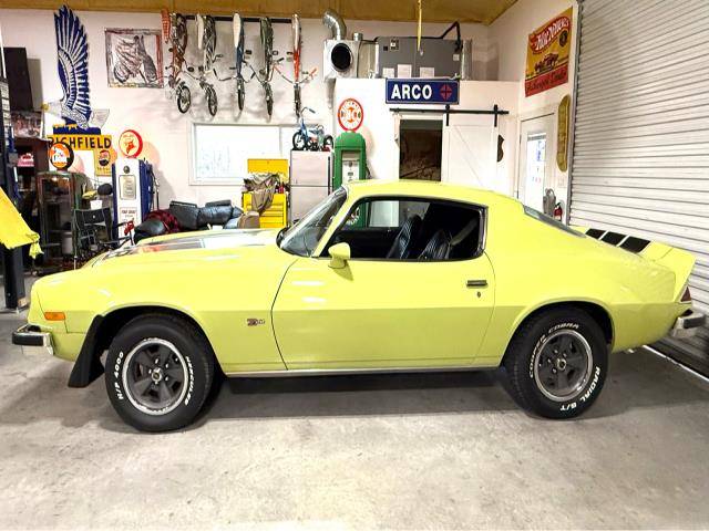 Chevrolet-Camaro-1974-yellow-19867-2