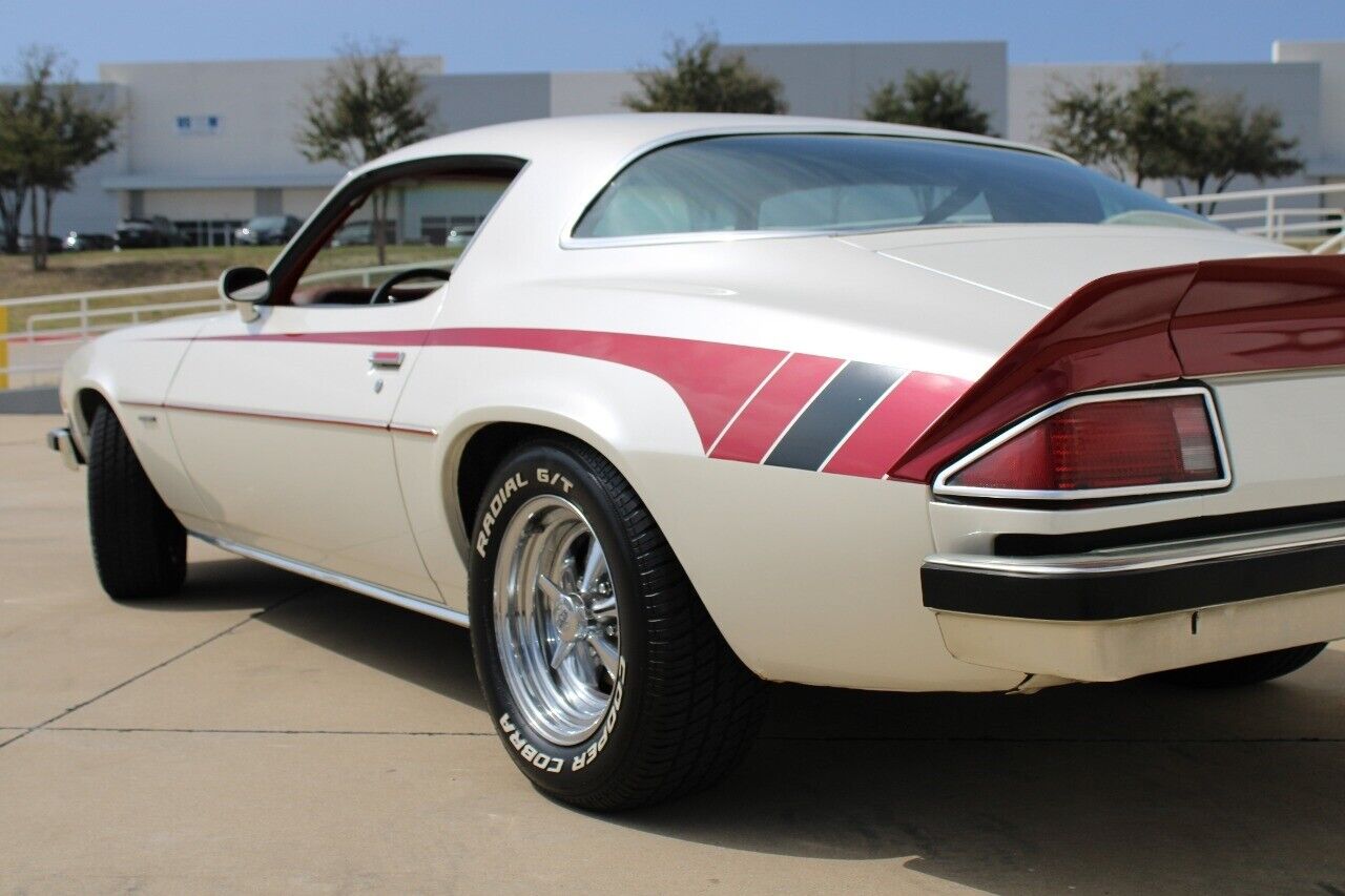 Chevrolet-Camaro-1977-White-Red-8612-11