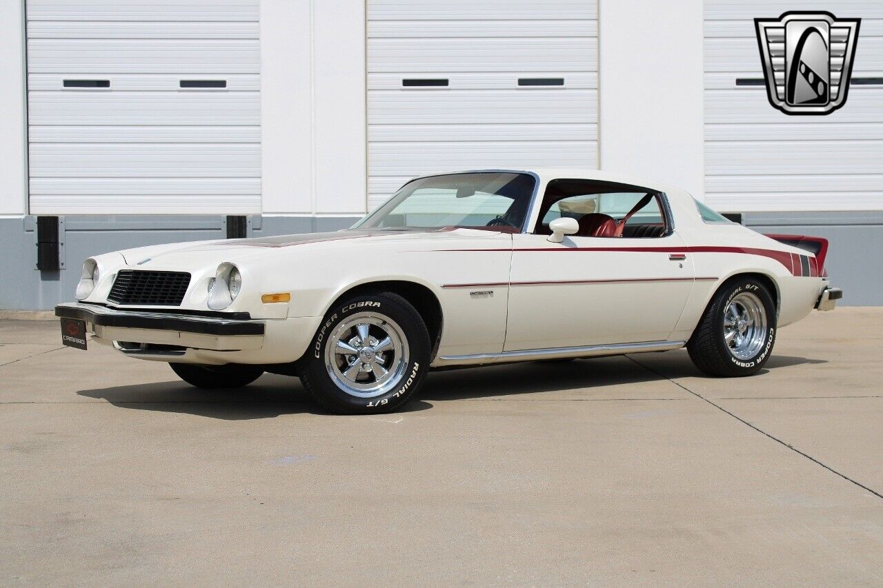 Chevrolet-Camaro-1977-White-Red-8612-2