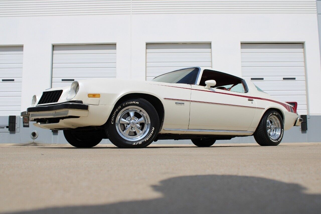 Chevrolet-Camaro-1977-White-Red-8612-3