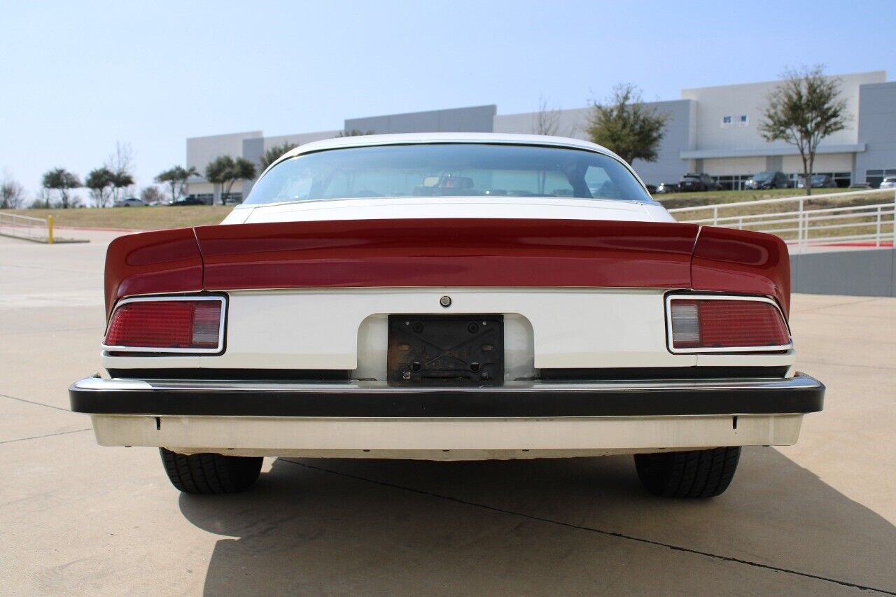 Chevrolet-Camaro-1977-White-Red-8612-5