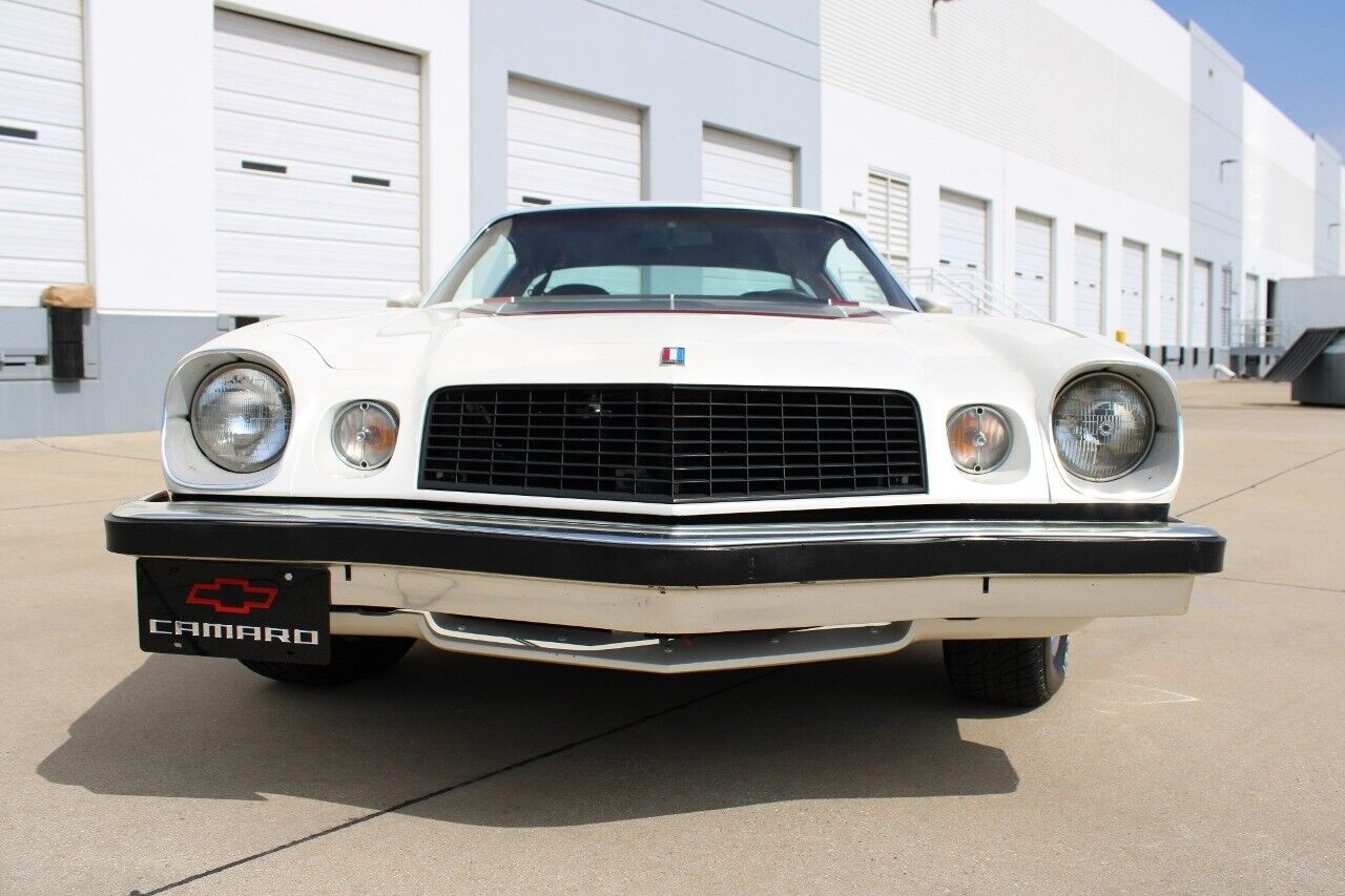 Chevrolet-Camaro-1977-White-Red-8612-9