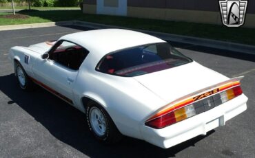 Chevrolet-Camaro-1979-White-Red-109540-4