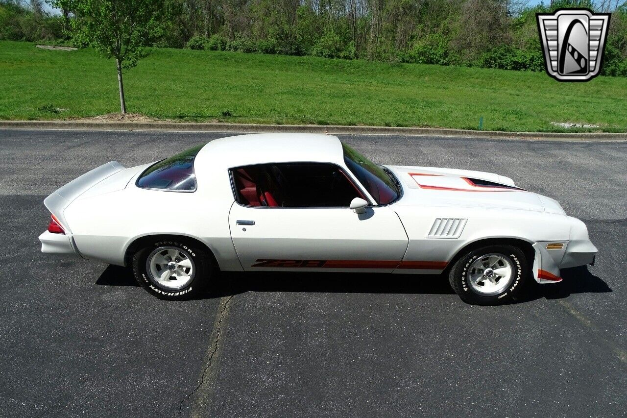 Chevrolet-Camaro-1979-White-Red-109540-7