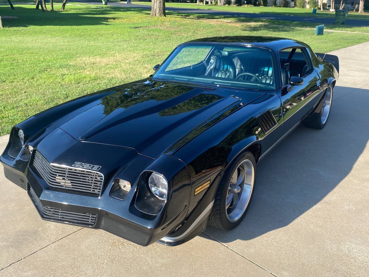 Chevrolet-Camaro-1979-black-96560-1