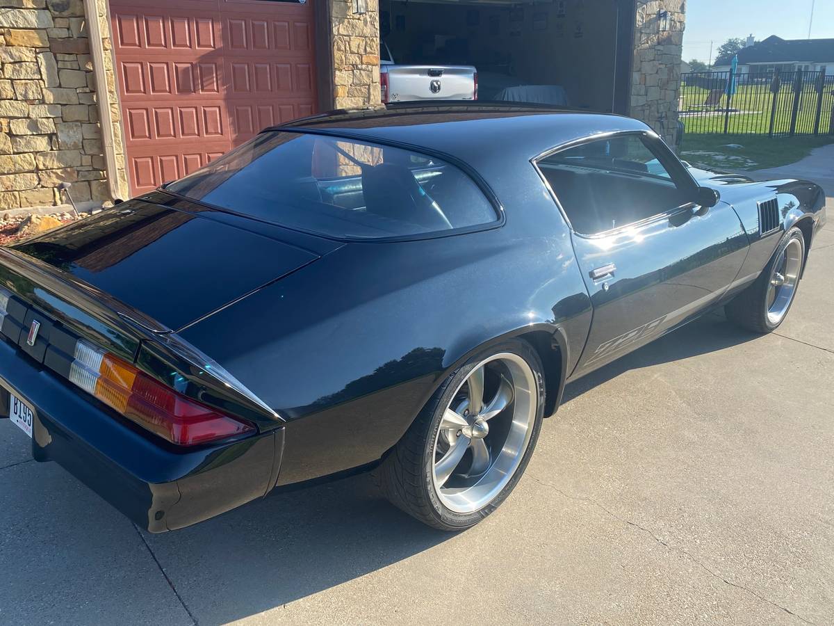 Chevrolet-Camaro-1979-black-96560-5