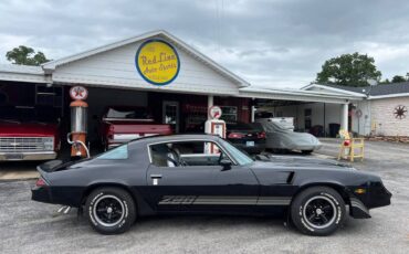 Chevrolet-Camaro-1981-black-54718-2