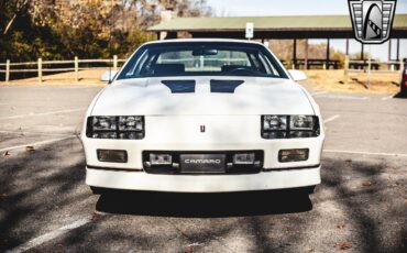 Chevrolet-Camaro-1986-White-Tan-21179-9