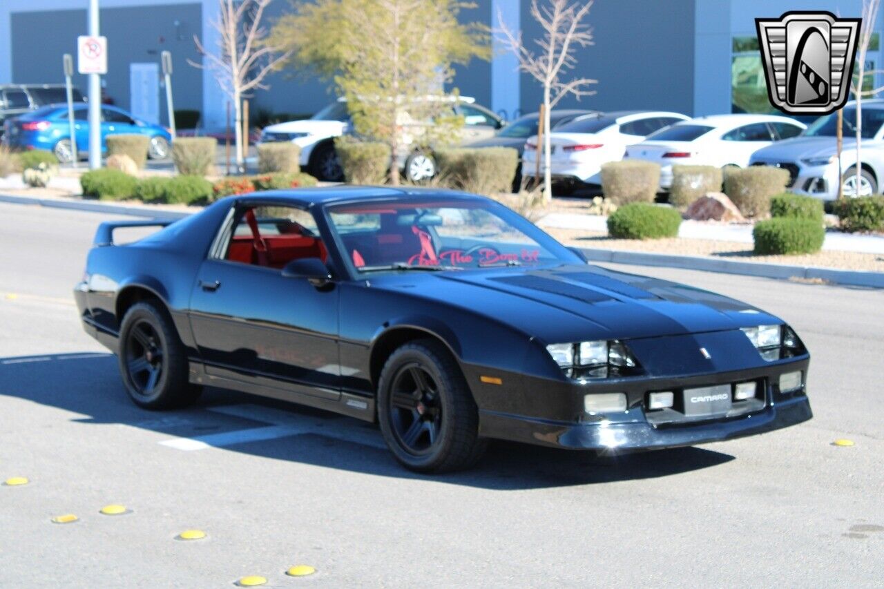 Chevrolet-Camaro-1987-Black-Black-84927-11