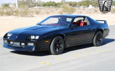 Chevrolet-Camaro-1987-Black-Black-84927-2