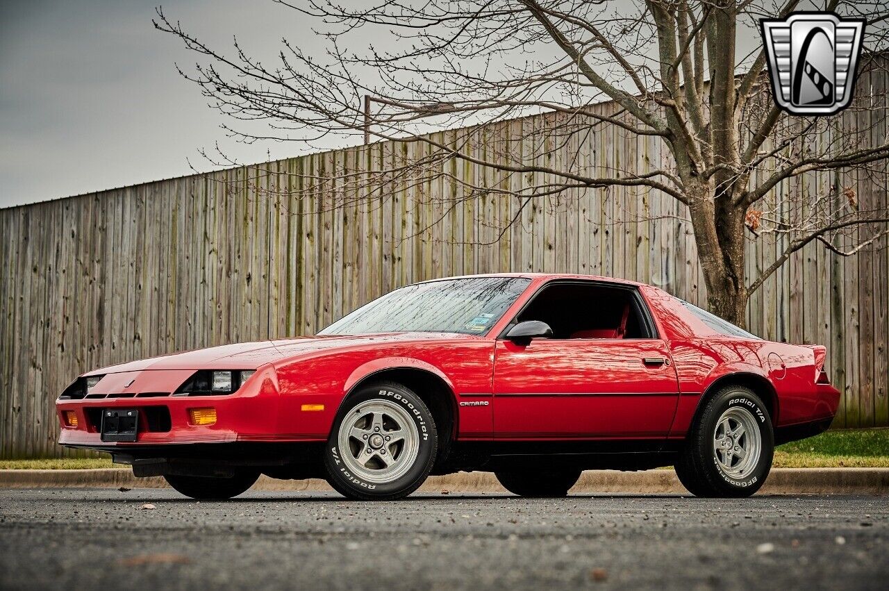 Chevrolet-Camaro-1987-Red-Red-23150-2