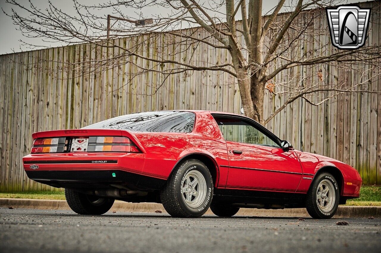 Chevrolet-Camaro-1987-Red-Red-23150-6