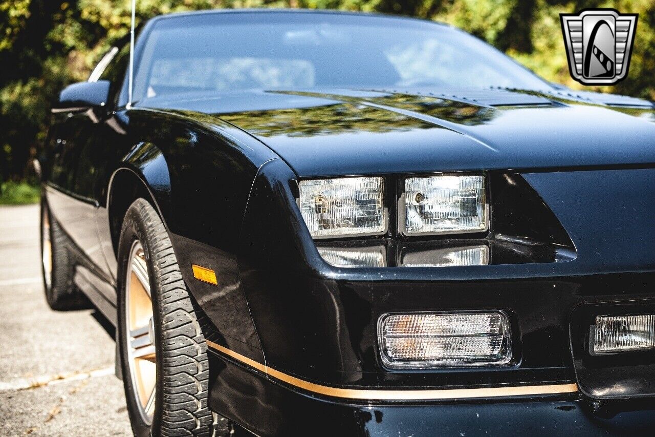 Chevrolet-Camaro-1988-Black-Tan-95106-11