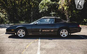 Chevrolet-Camaro-1988-Black-Tan-95106-3