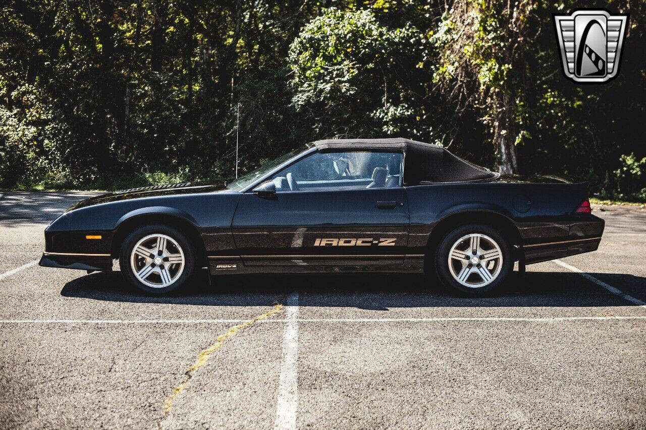 Chevrolet-Camaro-1988-Black-Tan-95106-3