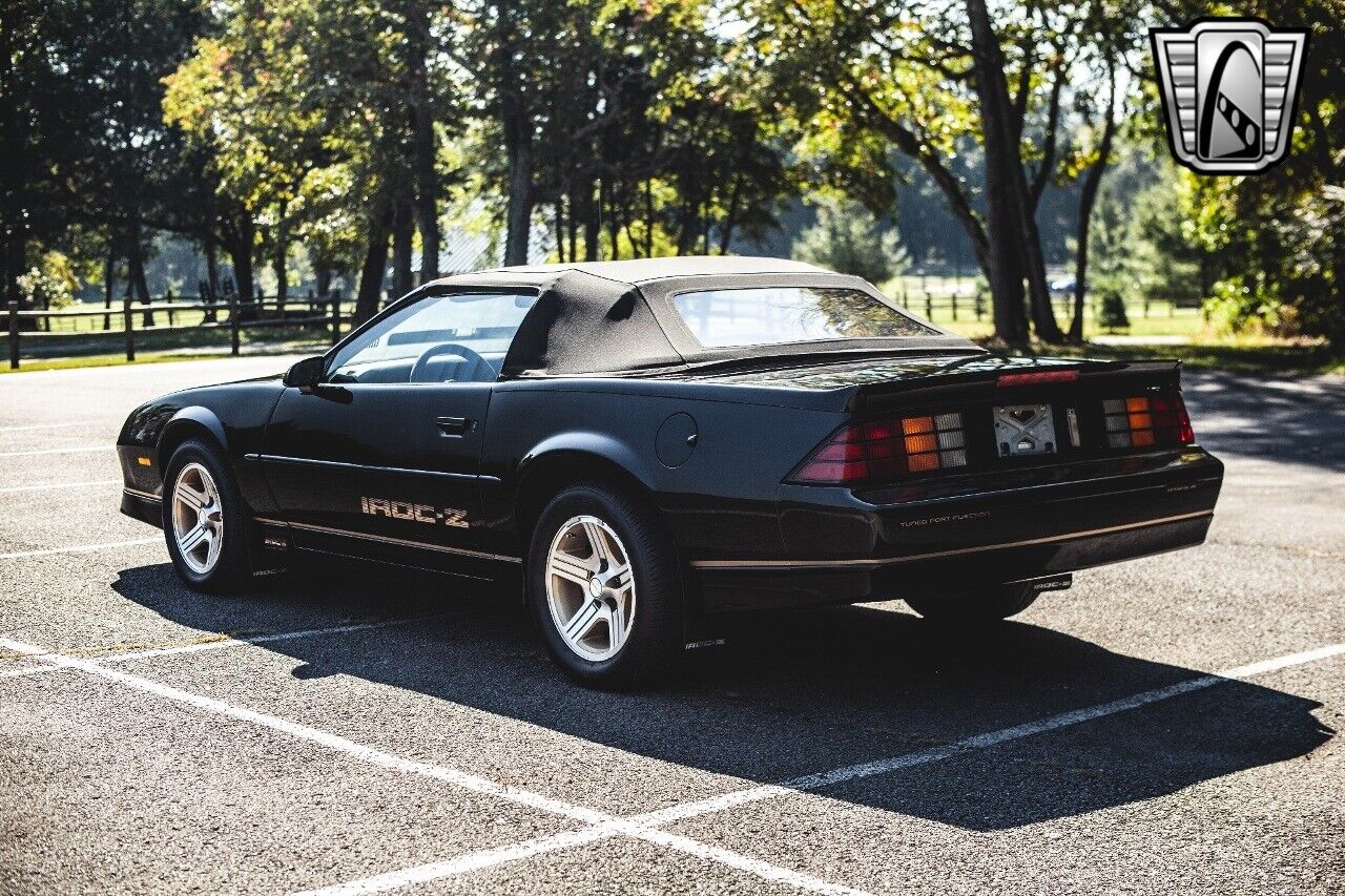 Chevrolet-Camaro-1988-Black-Tan-95106-4