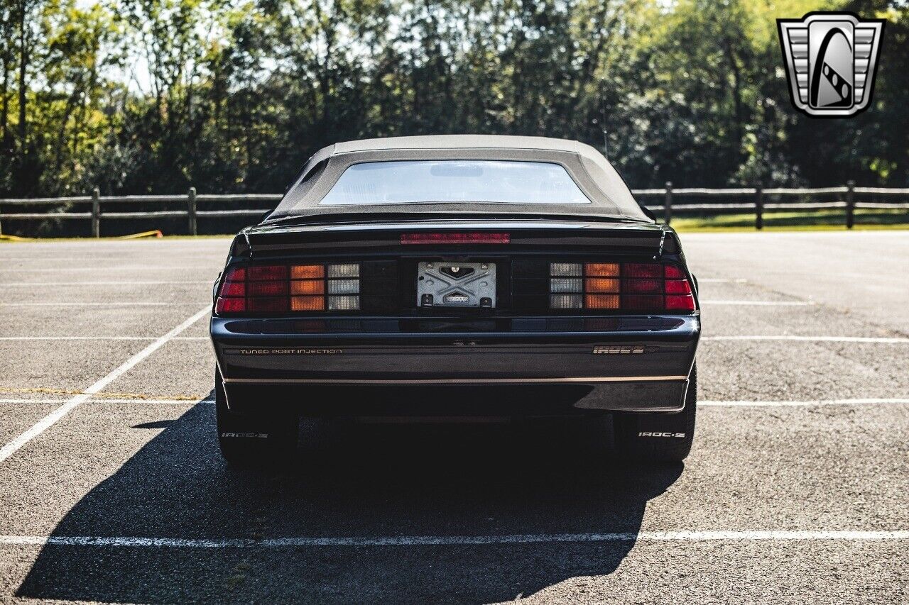 Chevrolet-Camaro-1988-Black-Tan-95106-5