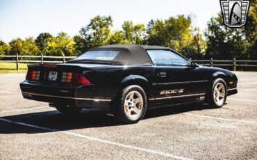 Chevrolet-Camaro-1988-Black-Tan-95106-6