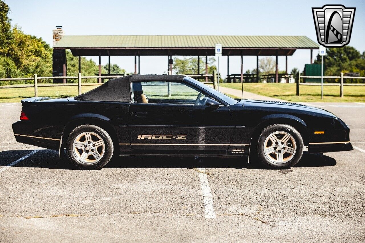 Chevrolet-Camaro-1988-Black-Tan-95106-7