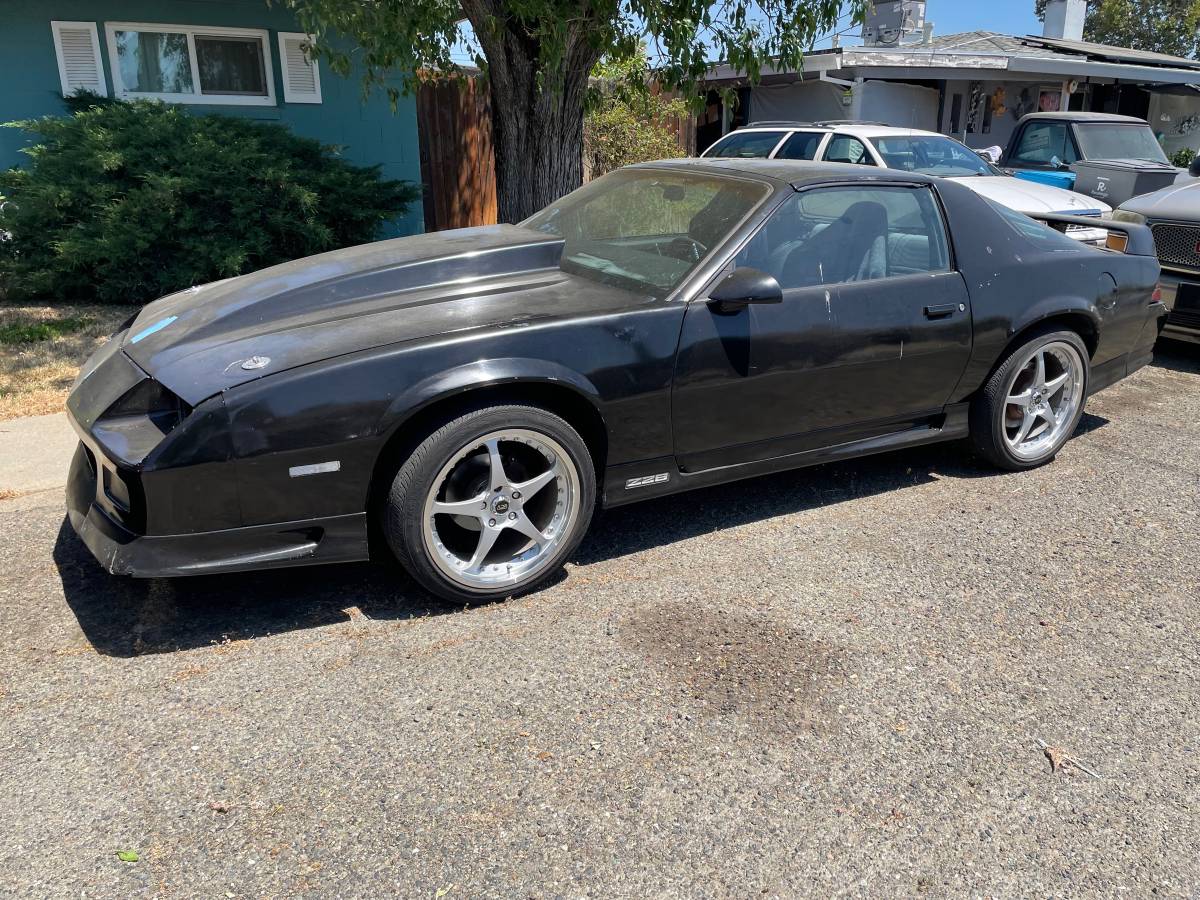 Chevrolet-Camaro-1991-black-321868-1