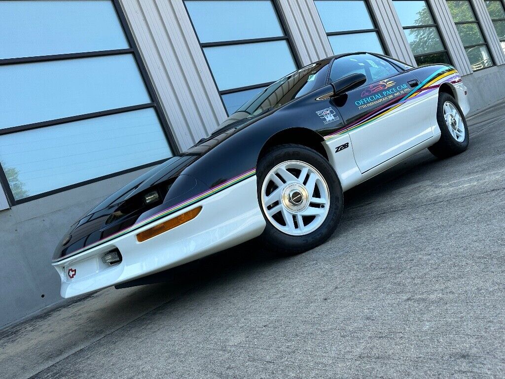 Chevrolet-Camaro-1993-Indy-Pace-Car-Graphite-Sport-Cloth-26-2