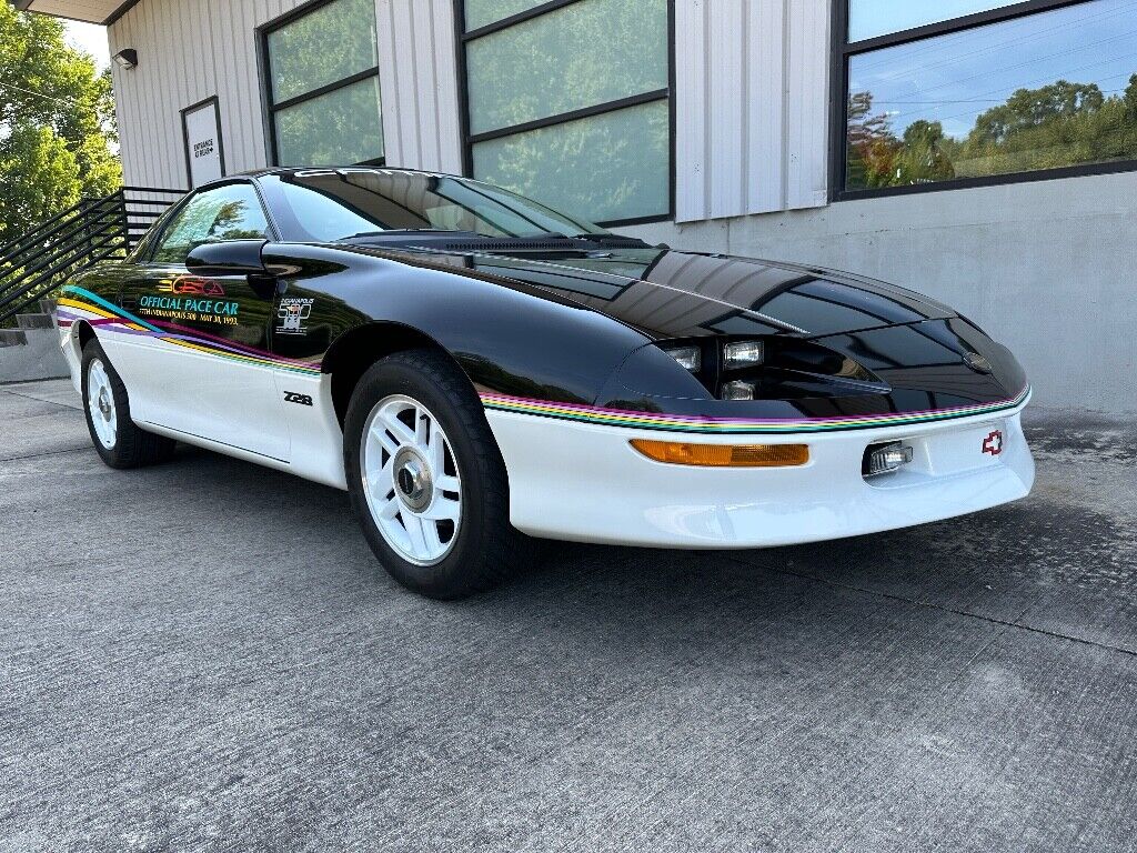 Chevrolet-Camaro-1993-Indy-Pace-Car-Graphite-Sport-Cloth-26-24