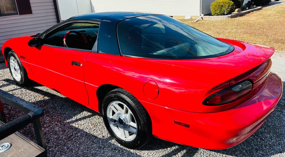 Chevrolet-Camaro-1995-178629-6