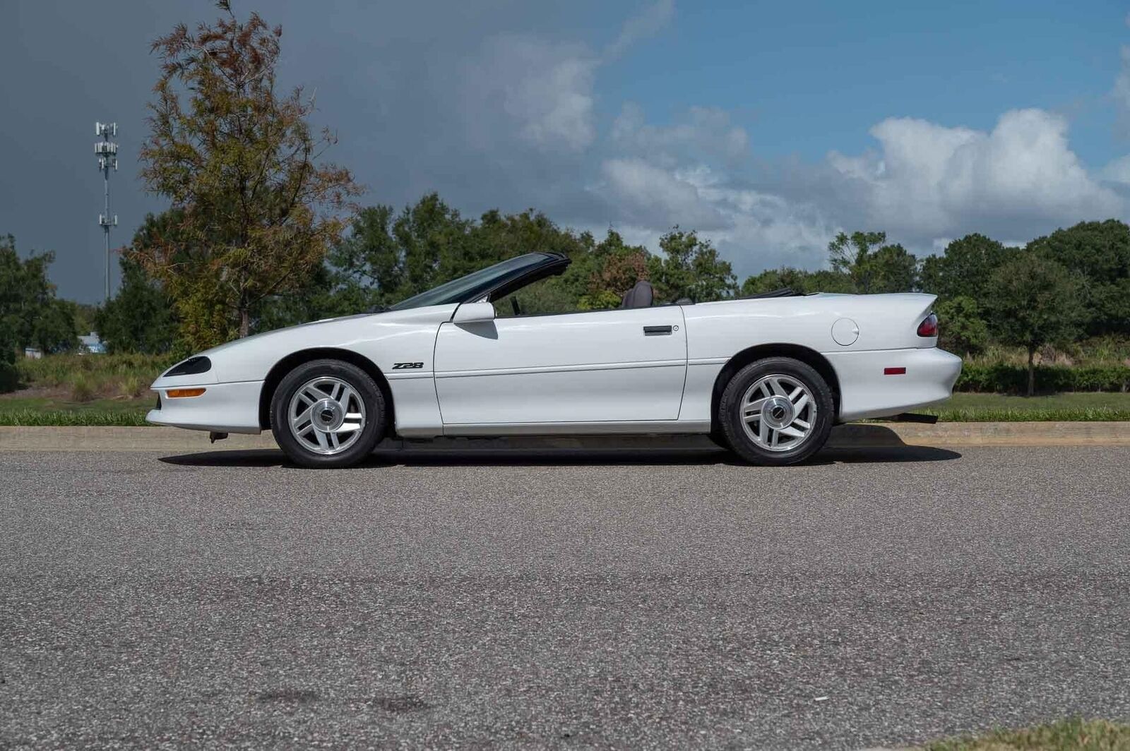 Chevrolet-Camaro-1995-White-Gray-201820-1