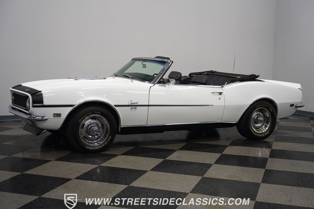 Chevrolet-Camaro-Cabriolet-1968-White-Black-108710-7