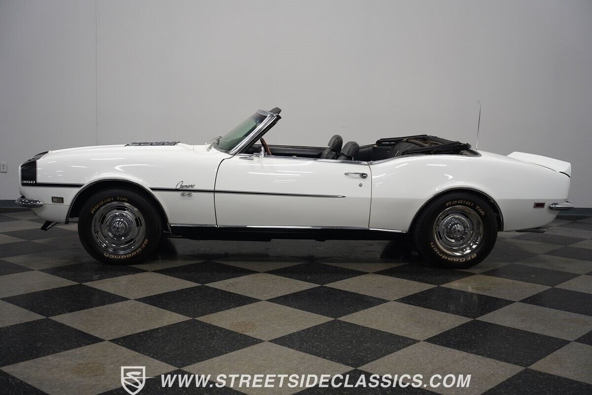 Chevrolet-Camaro-Cabriolet-1968-White-Black-108710-8