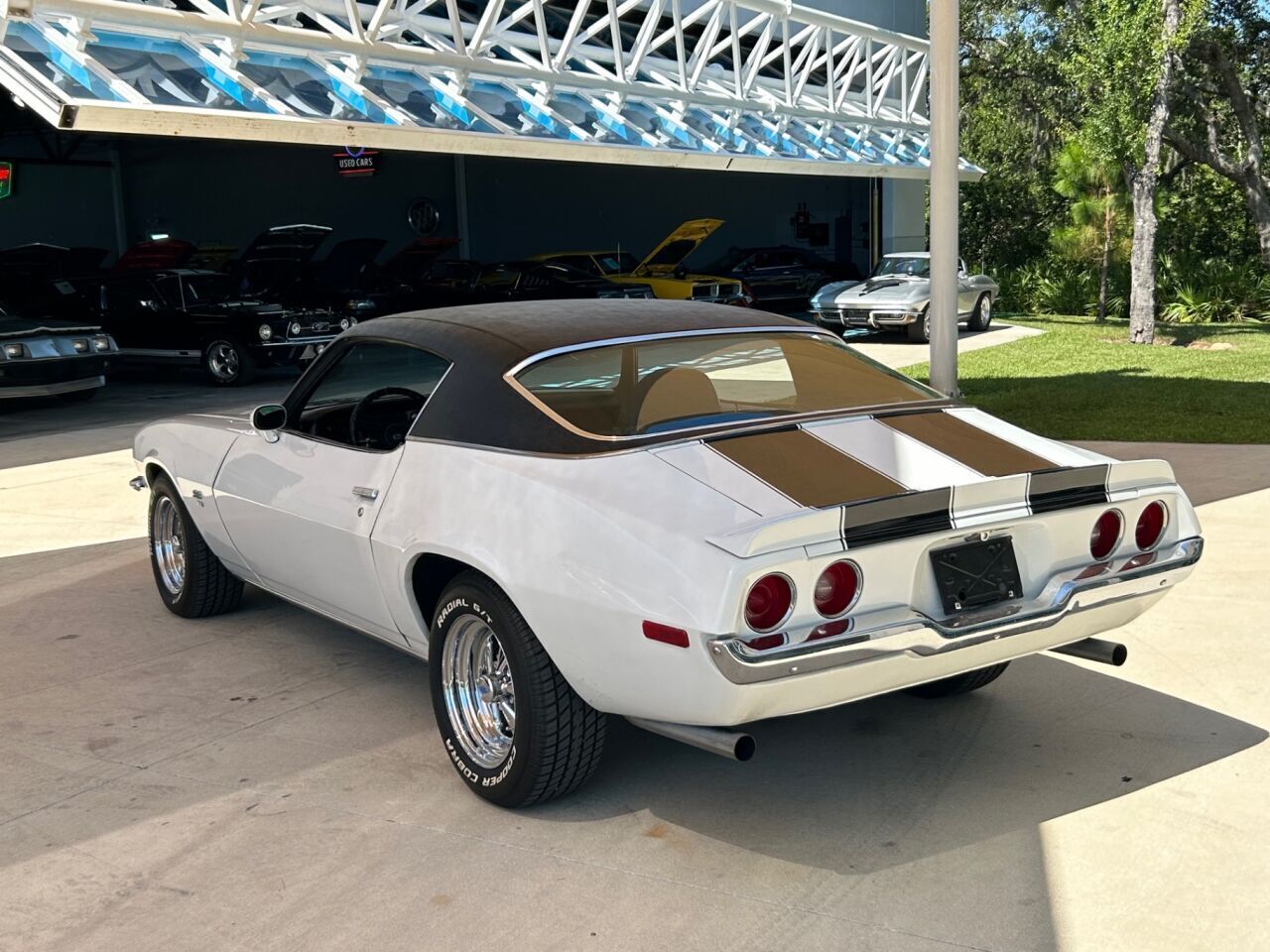 Chevrolet-Camaro-Cabriolet-1972-White-Black-114614-10