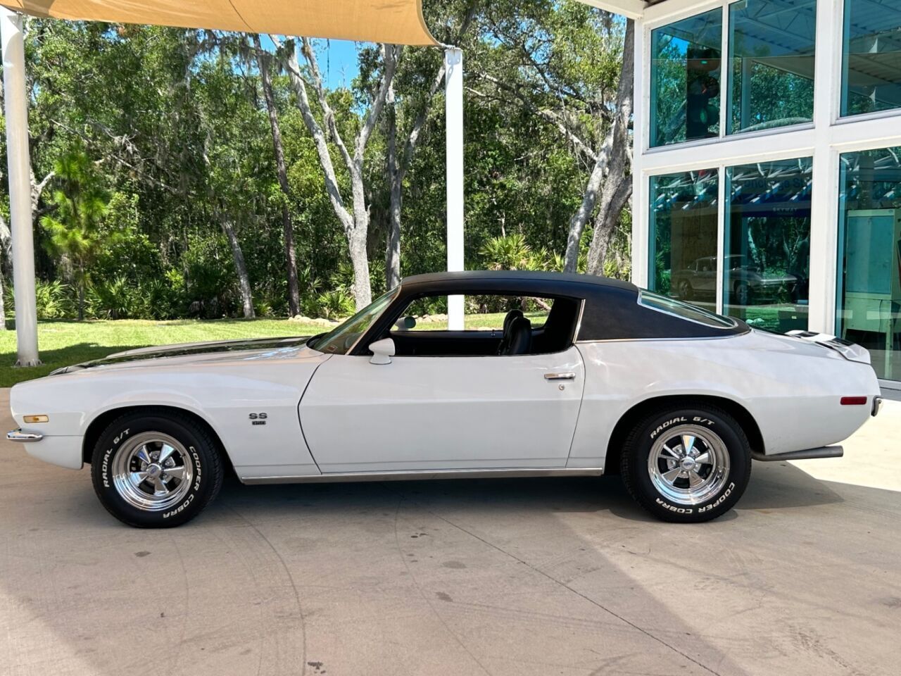 Chevrolet-Camaro-Cabriolet-1972-White-Black-114614-11