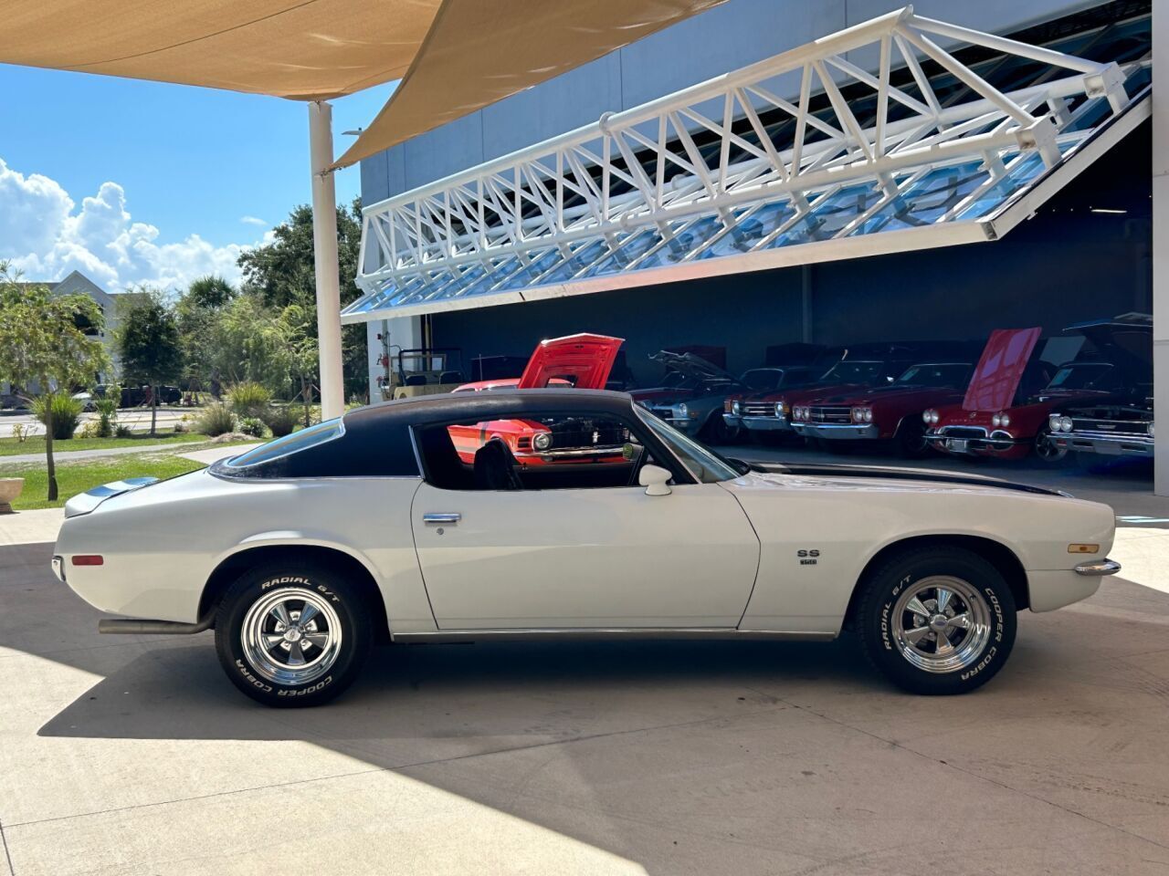 Chevrolet-Camaro-Cabriolet-1972-White-Black-114614-4