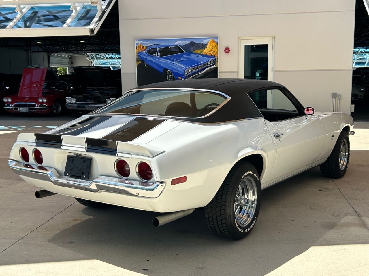 Chevrolet-Camaro-Cabriolet-1972-White-Black-114614-5