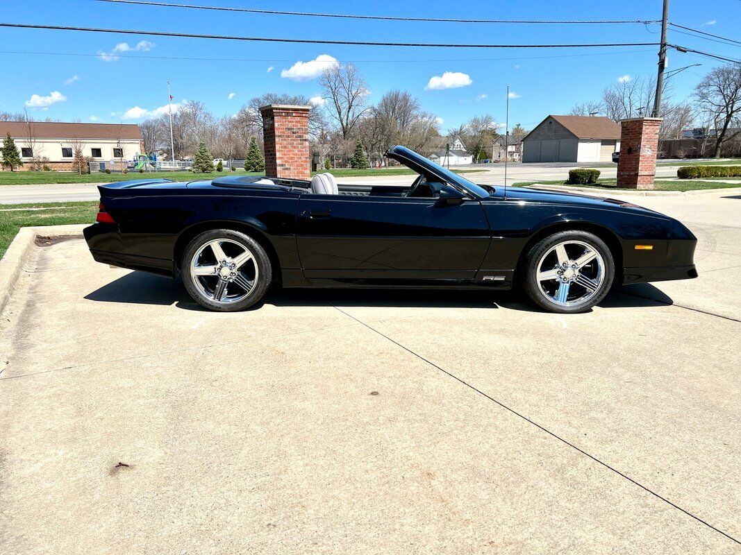 Chevrolet-Camaro-Cabriolet-1989-Black-Gray-79663-6