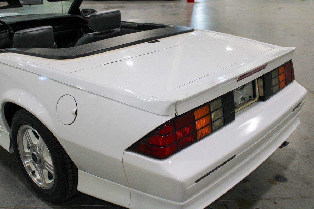 Chevrolet-Camaro-Cabriolet-1991-White-Gray-67098-10