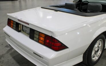 Chevrolet-Camaro-Cabriolet-1991-White-Gray-67098-11