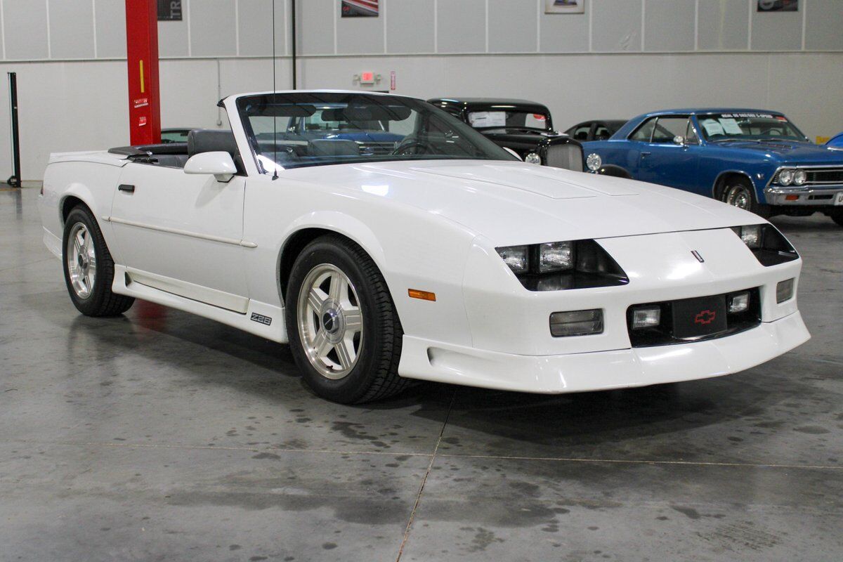 Chevrolet-Camaro-Cabriolet-1991-White-Gray-67098-6