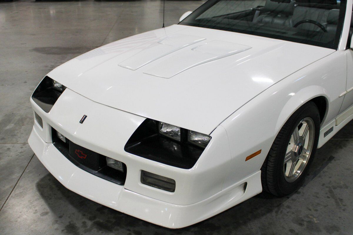 Chevrolet-Camaro-Cabriolet-1991-White-Gray-67098-8