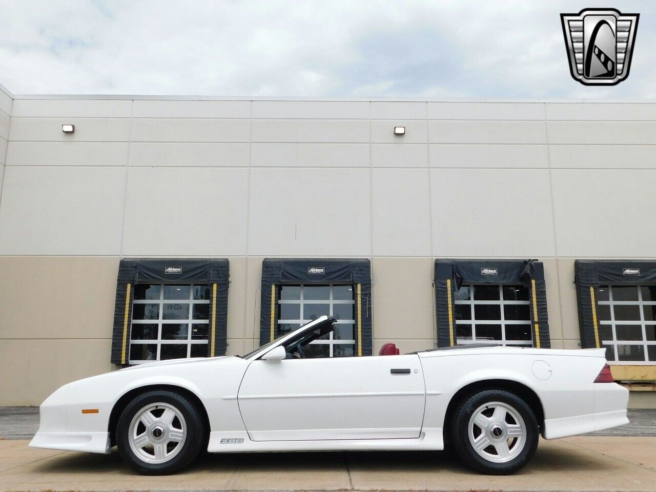 Chevrolet-Camaro-Cabriolet-1991-White-Red-176778-9