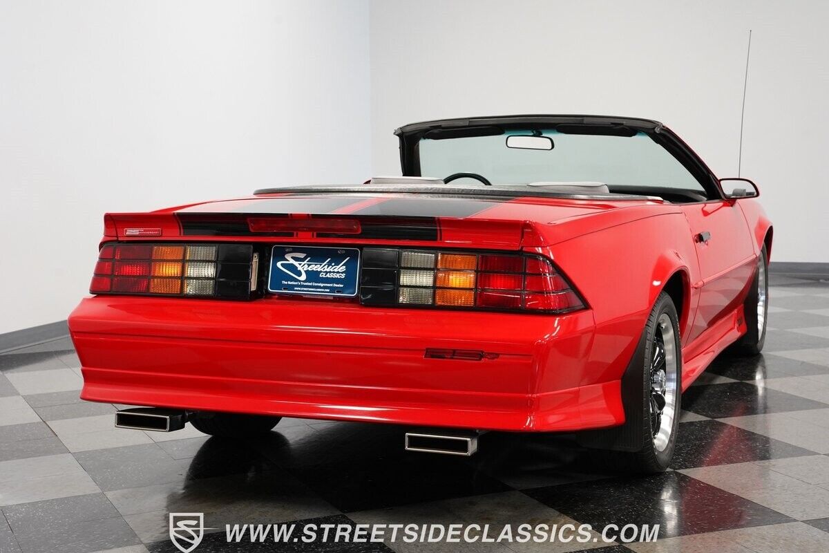 Chevrolet-Camaro-Cabriolet-1992-Red-Gray-77599-11