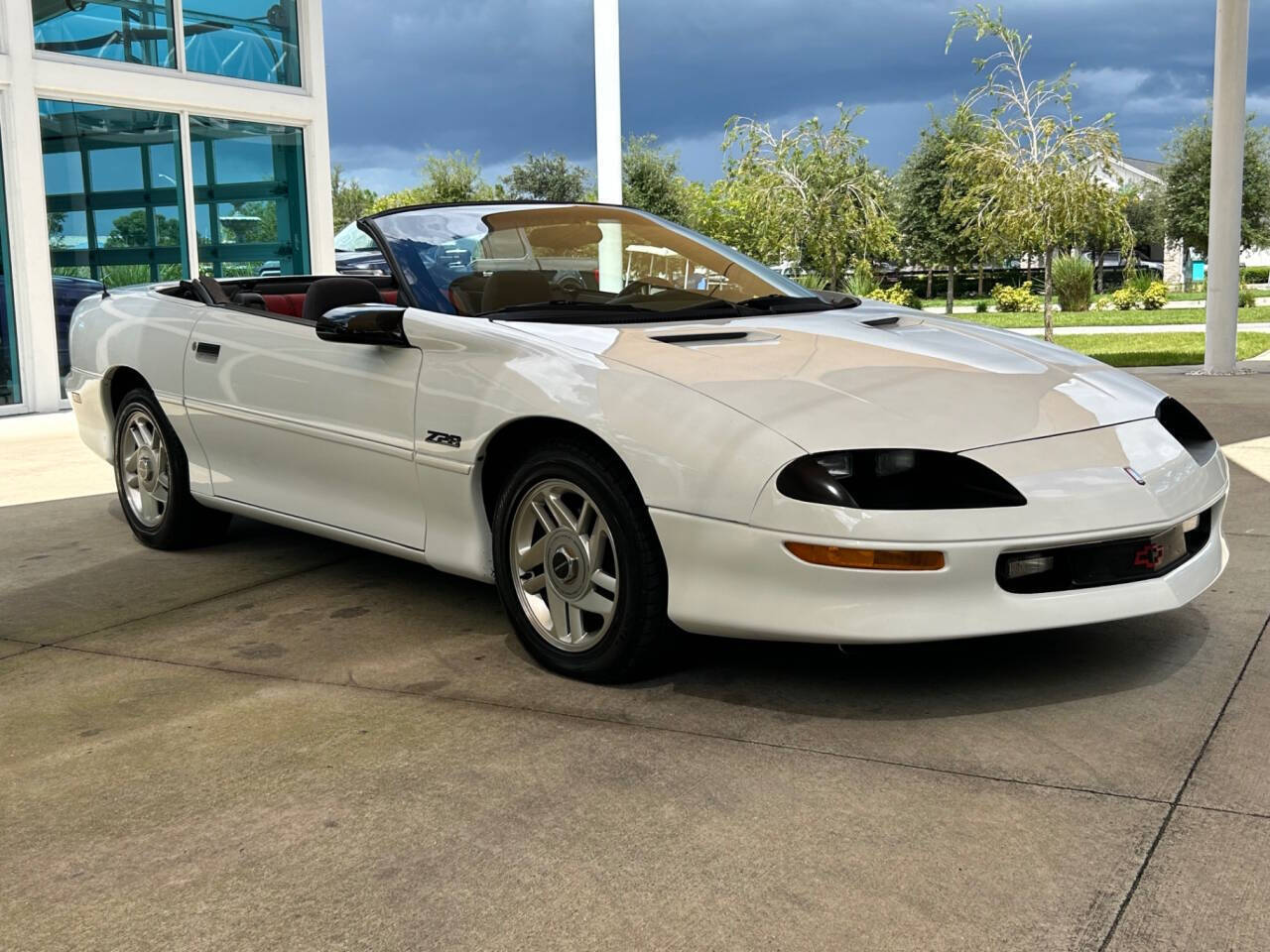 Chevrolet-Camaro-Cabriolet-1994-White-Red-122576-2