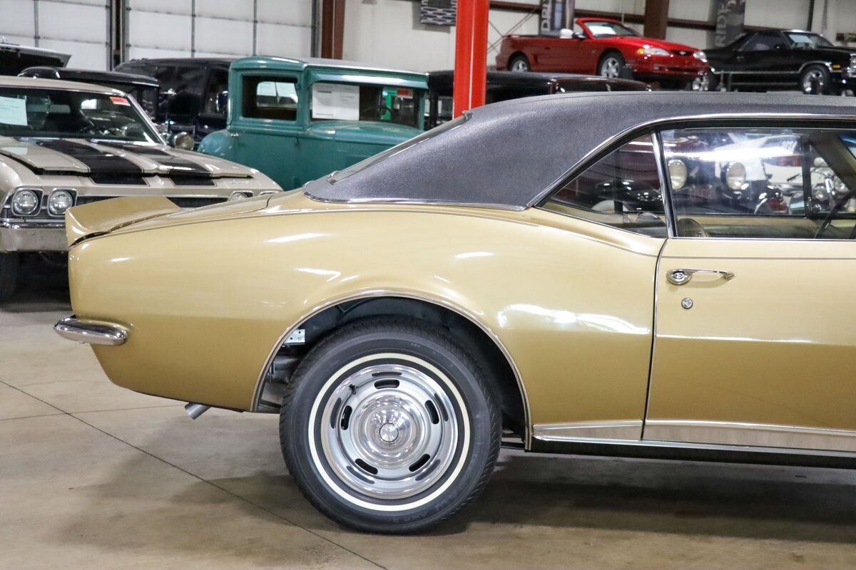 Chevrolet-Camaro-Coupe-1967-Gold-Gold-74801-9